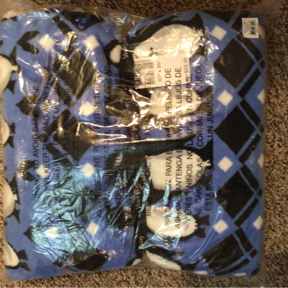 Vera Bradley fuzzy throw blanket